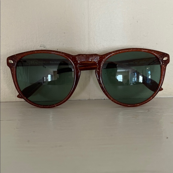 PELA Polarized Sunglasses - Picture 3 of 5
